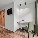 阿尔宾纳酒店 3* 加尔蒂