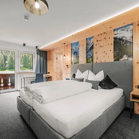Otel Alpina