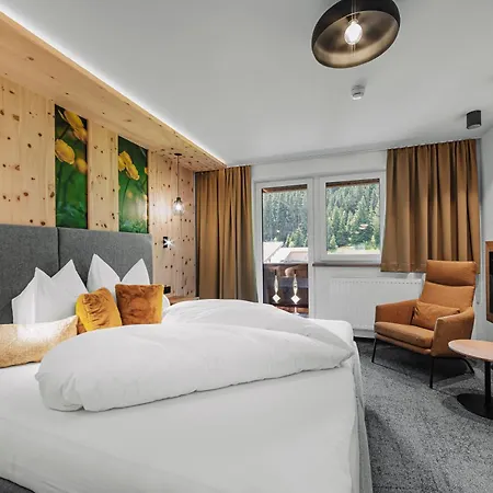 Alpina Hotel 3*