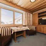 Alpina Hotel