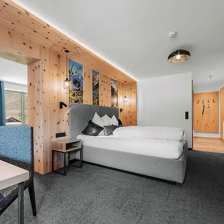 Hotel Alpina Galtuer